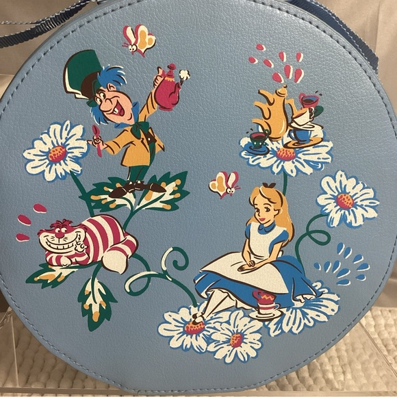 Vera Bradley Disney 100 Alice in Wonderland Round Zippered Cosmetic Case Bag NEW - Picture 3 of 11